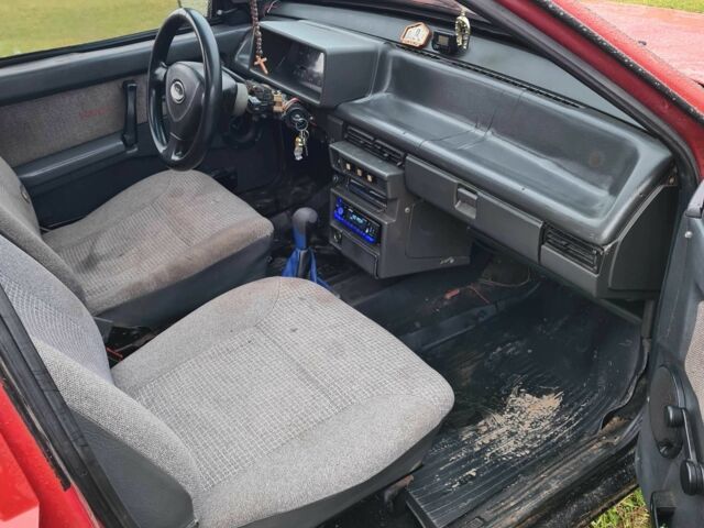 Красный ВАЗ 2109, объемом двигателя 1.5 л и пробегом 230 тыс. км за 700 $, фото 8 на Automoto.ua