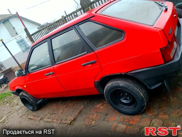 Красный ВАЗ 2109, объемом двигателя 1.1 л и пробегом 198 тыс. км за 888 $, фото 4 на Automoto.ua