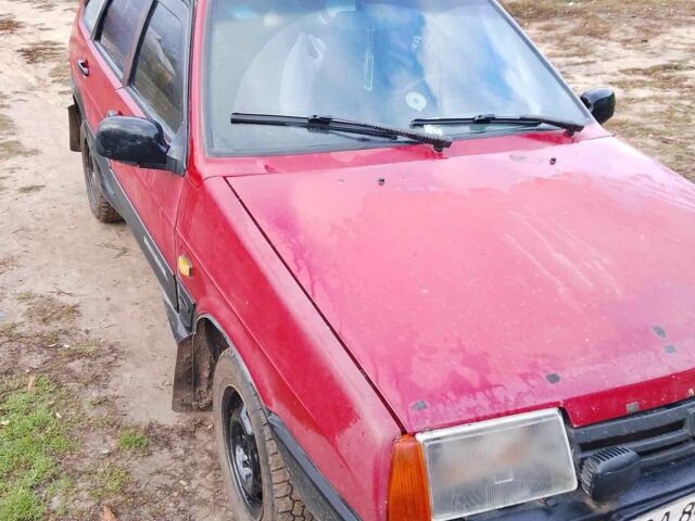 ВАЗ 2109 1993 в Кропивницком (Кировограде) на Automoto.ua Красный ВАЗ 2109, объемом двигателя 1.5 л и пробегом 200 тыс. км за 600 $, фото 5 на Automoto.ua