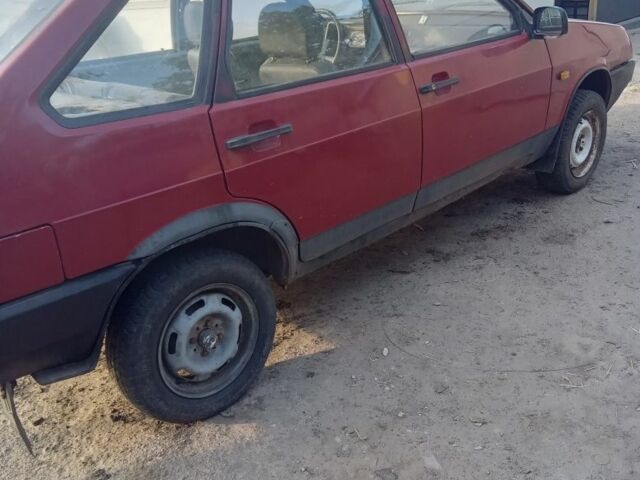Красный ВАЗ 2109, объемом двигателя 1.5 л и пробегом 130 тыс. км за 700 $, фото 1 на Automoto.ua