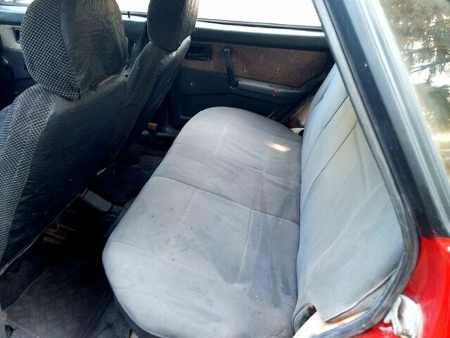 Красный ВАЗ 2109, объемом двигателя 1.1 л и пробегом 300 тыс. км за 1250 $, фото 8 на Automoto.ua