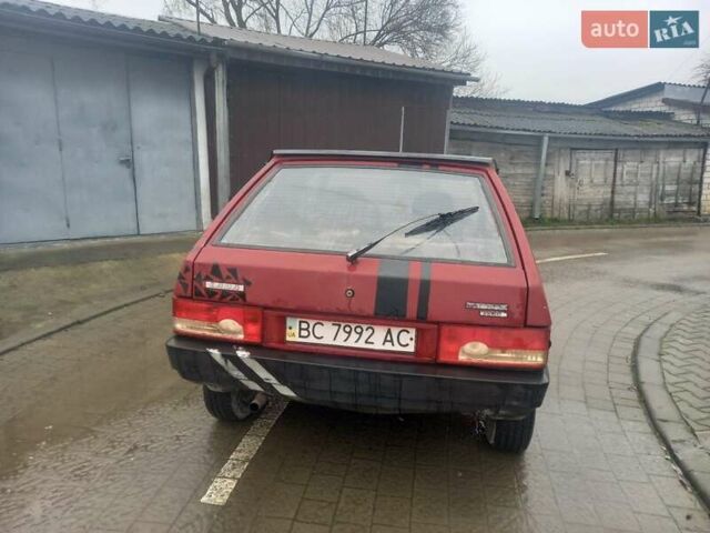 Красный ВАЗ 2109, объемом двигателя 1.5 л и пробегом 250 тыс. км за 550 $, фото 2 на Automoto.ua