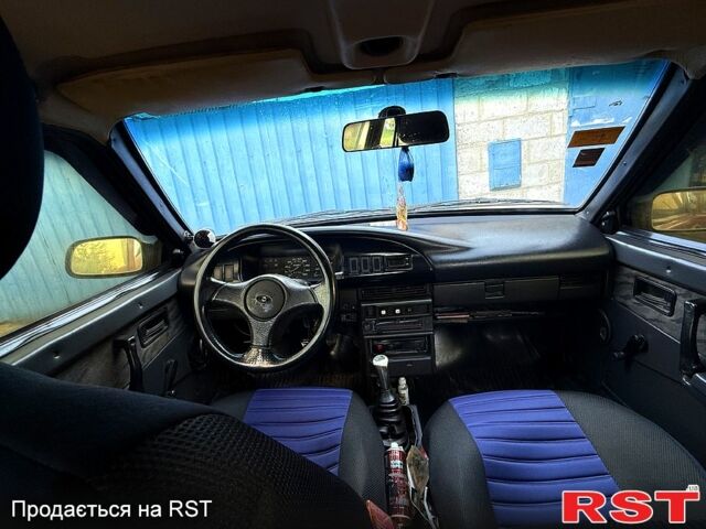 Красный ВАЗ 2109, объемом двигателя 1.3 л и пробегом 100 тыс. км за 1350 $, фото 2 на Automoto.ua