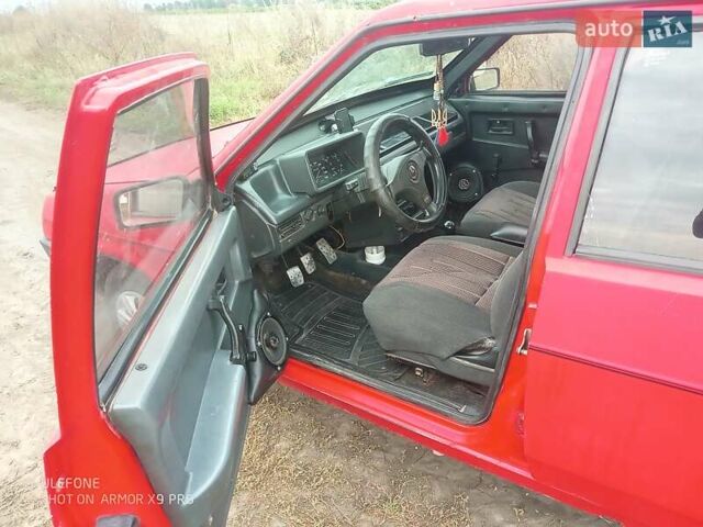 ВАЗ 2109 1993 в Тернополе на Automoto.ua Красный ВАЗ 2109, объемом двигателя 1.5 л и пробегом 300 тыс. км за 950 $, фото 5 на Automoto.ua
