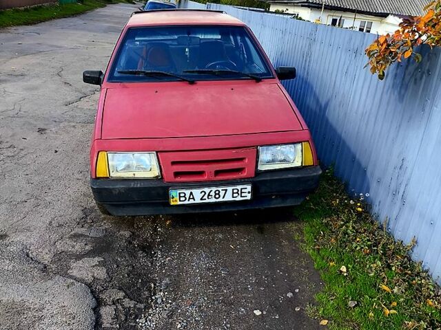 Красный ВАЗ 2109, объемом двигателя 1.1 л и пробегом 333 тыс. км за 750 $, фото 2 на Automoto.ua