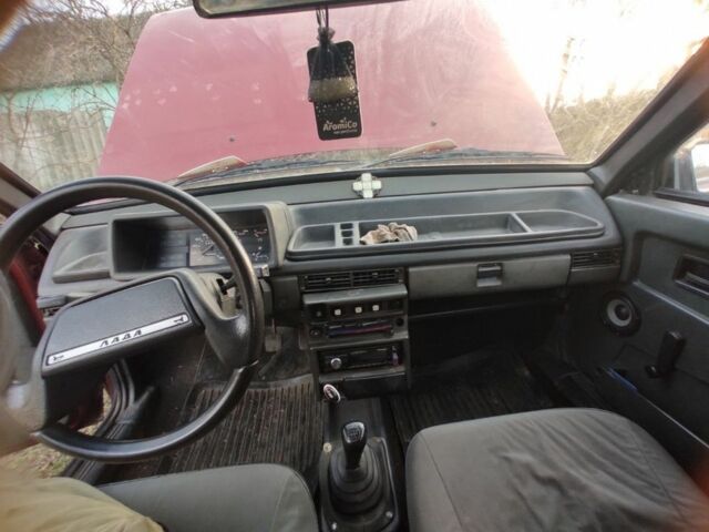 Красный ВАЗ 2109, объемом двигателя 1.5 л и пробегом 3 тыс. км за 832 $, фото 1 на Automoto.ua