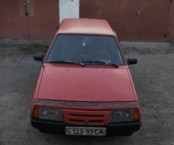 Красный ВАЗ 2109, объемом двигателя 1.3 л и пробегом 73 тыс. км за 333 $, фото 1 на Automoto.ua