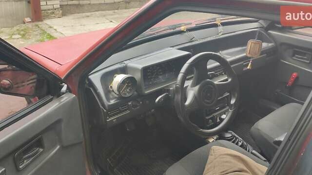 Красный ВАЗ 2109, объемом двигателя 1.3 л и пробегом 97 тыс. км за 1300 $, фото 3 на Automoto.ua