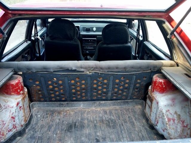 Красный ВАЗ 2109, объемом двигателя 1.1 л и пробегом 300 тыс. км за 1250 $, фото 7 на Automoto.ua