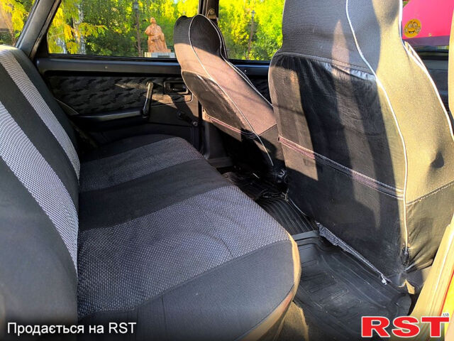 Красный ВАЗ 2109, объемом двигателя 1.1 л и пробегом 222 тыс. км за 1400 $, фото 4 на Automoto.ua