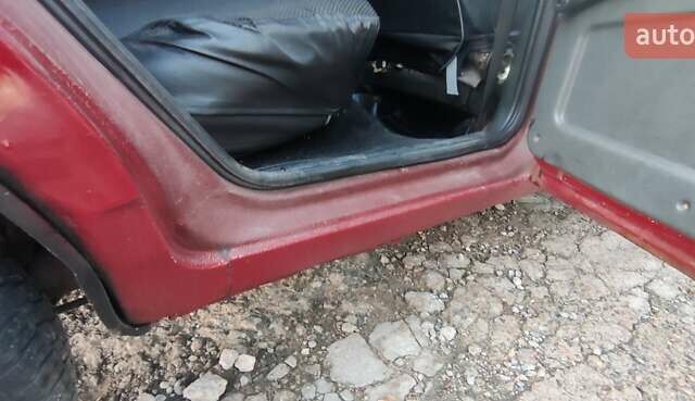 ВАЗ 2109 1994 у Дніпро (Дніпропетровську) на Automoto.ua Червоний ВАЗ 2109, об'ємом двигуна 1.29 л та пробігом 200 тис. км за 1200 $, фото 5 на Automoto.ua