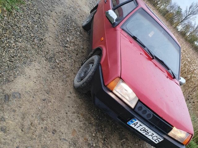 Красный ВАЗ 2109, объемом двигателя 1.5 л и пробегом 130 тыс. км за 528 $, фото 2 на Automoto.ua