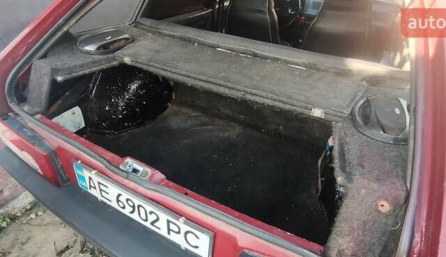 ВАЗ 2109 1994 у Дніпро (Дніпропетровську) на Automoto.ua Червоний ВАЗ 2109, об'ємом двигуна 1.29 л та пробігом 200 тис. км за 1200 $, фото 11 на Automoto.ua