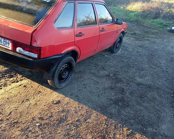 Красный ВАЗ 2109, объемом двигателя 1.5 л и пробегом 88 тыс. км за 700 $, фото 5 на Automoto.ua