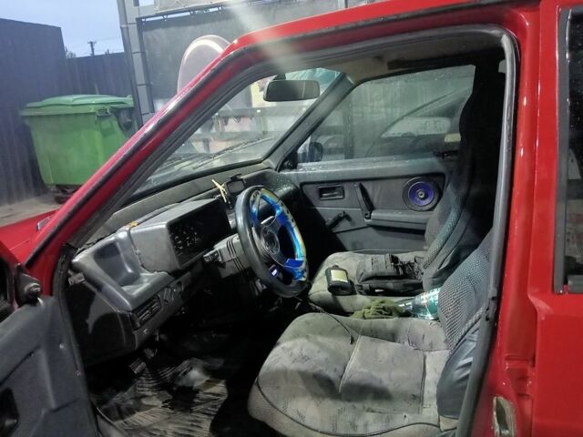 Красный ВАЗ 2109, объемом двигателя 0 л и пробегом 300 тыс. км за 905 $, фото 5 на Automoto.ua