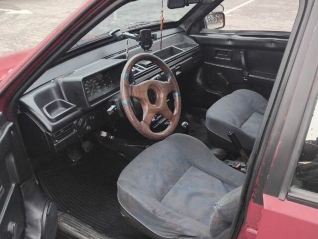 Красный ВАЗ 2109, объемом двигателя 1.3 л и пробегом 300 тыс. км за 1150 $, фото 4 на Automoto.ua