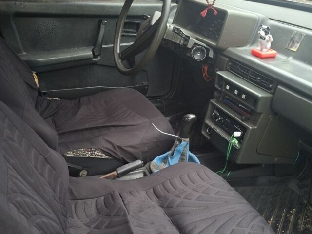 Красный ВАЗ 2109, объемом двигателя 0 л и пробегом 200 тыс. км за 750 $, фото 4 на Automoto.ua