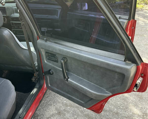 Красный ВАЗ 2109, объемом двигателя 1.5 л и пробегом 57 тыс. км за 2000 $, фото 12 на Automoto.ua