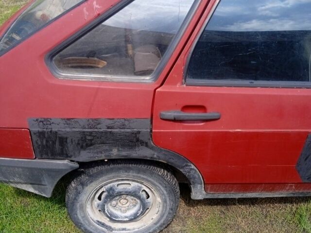 ВАЗ 2109 1994 в Тернополе на Automoto.ua Красный ВАЗ 2109, объемом двигателя 1.5 л и пробегом 134 тыс. км за 400 $, фото 6 на Automoto.ua
