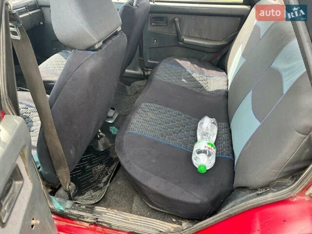 Красный ВАЗ 2109, объемом двигателя 1.5 л и пробегом 143 тыс. км за 950 $, фото 4 на Automoto.ua