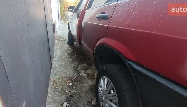 ВАЗ 2109 1994 у Дніпро (Дніпропетровську) на Automoto.ua Червоний ВАЗ 2109, об'ємом двигуна 1.29 л та пробігом 200 тис. км за 1200 $, фото 2 на Automoto.ua