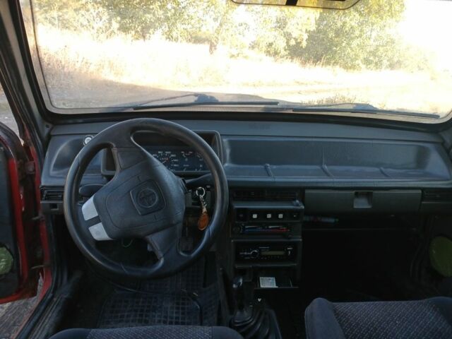 Красный ВАЗ 2109, объемом двигателя 1.5 л и пробегом 200 тыс. км за 600 $, фото 4 на Automoto.ua