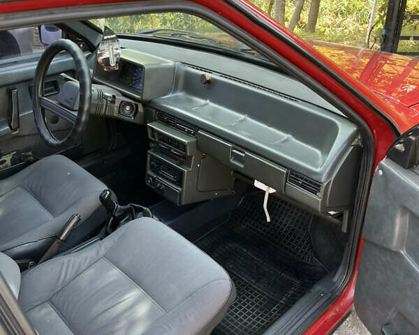 Красный ВАЗ 2109, объемом двигателя 1.5 л и пробегом 57 тыс. км за 2000 $, фото 9 на Automoto.ua