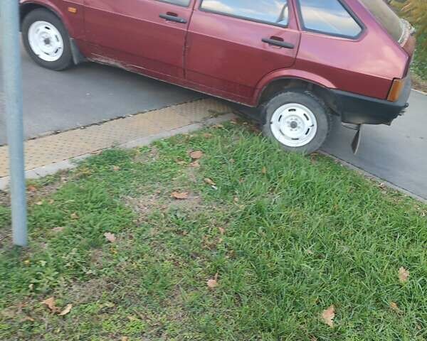 ВАЗ 2109 1995 в Борисполе на Automoto.ua Красный ВАЗ 2109, объемом двигателя 1.29 л и пробегом 160 тыс. км за 1100 $, фото 4 на Automoto.ua