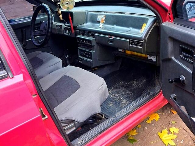 ВАЗ 2109 1995 в Днепре (Днепропетровске) на Automoto.ua Красный ВАЗ 2109, объемом двигателя 1.5 л и пробегом 247 тыс. км за 1050 $, фото 8 на Automoto.ua