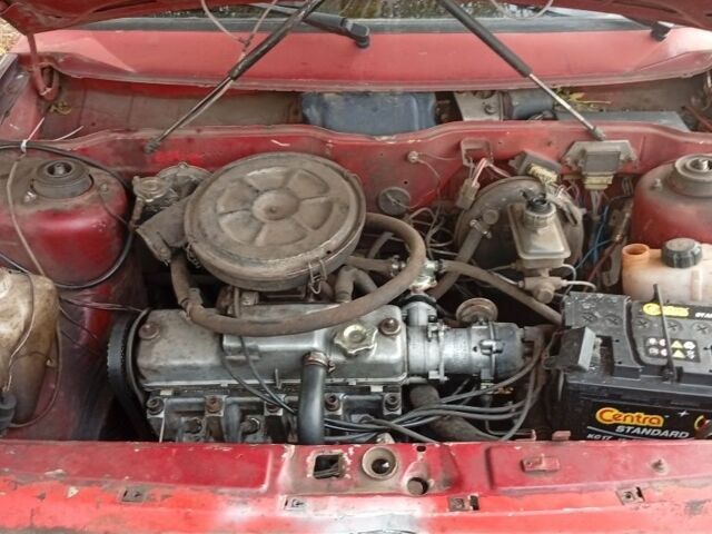 Красный ВАЗ 2109, объемом двигателя 1 л и пробегом 1000 тыс. км за 652 $, фото 5 на Automoto.ua