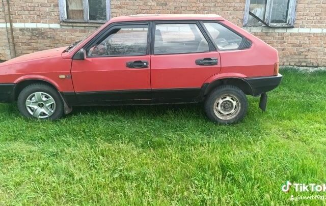 Красный ВАЗ 2109, объемом двигателя 0 л и пробегом 100 тыс. км за 850 $, фото 3 на Automoto.ua