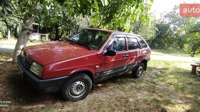 Красный ВАЗ 2109, объемом двигателя 1.5 л и пробегом 111 тыс. км за 1200 $, фото 2 на Automoto.ua