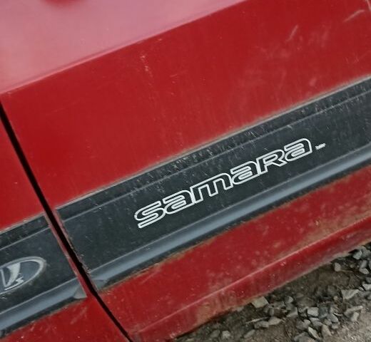 Красный ВАЗ 2109, объемом двигателя 1.5 л и пробегом 333 тыс. км за 495 $, фото 2 на Automoto.ua