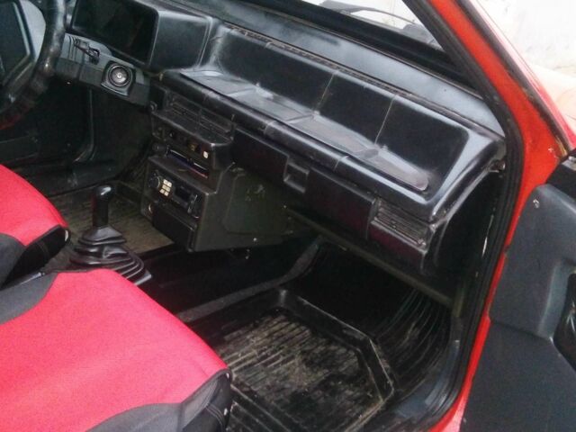 Червоний ВАЗ 2109, об'ємом двигуна 1.5 л та пробігом 150 тис. км за 1150 $, фото 6 на Automoto.ua