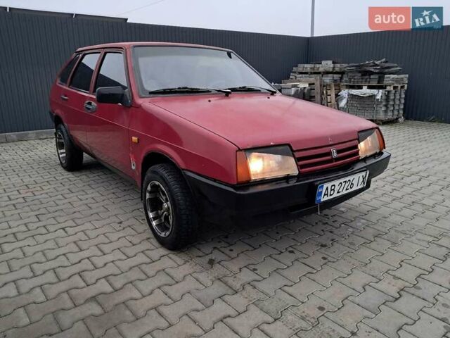 Красный ВАЗ 2109, объемом двигателя 1.5 л и пробегом 200 тыс. км за 999 $, фото 2 на Automoto.ua
