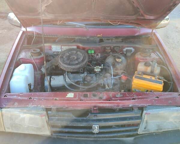 Красный ВАЗ 2109, объемом двигателя 1.5 л и пробегом 390 тыс. км за 700 $, фото 4 на Automoto.ua