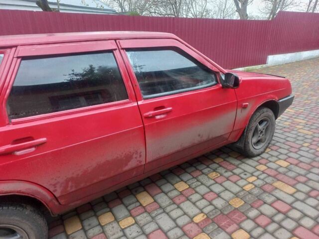 Красный ВАЗ 2109, объемом двигателя 1.5 л и пробегом 240 тыс. км за 700 $, фото 3 на Automoto.ua