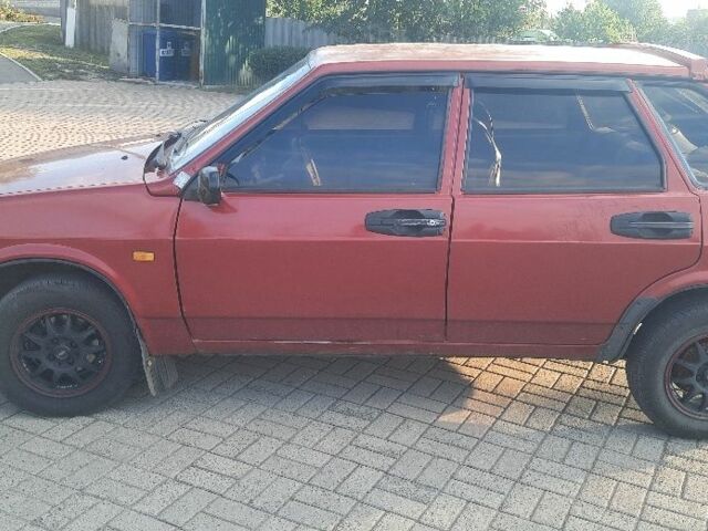 Красный ВАЗ 2109, объемом двигателя 1.3 л и пробегом 58 тыс. км за 1181 $, фото 3 на Automoto.ua