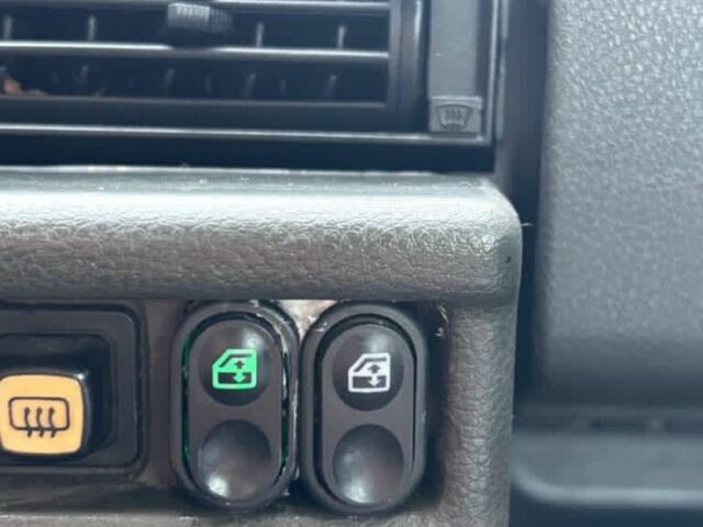 ВАЗ 2109 1996 в Тернополе на Automoto.ua Красный ВАЗ 2109, объемом двигателя 1.5 л и пробегом 1 тыс. км за 650 $, фото 13 на Automoto.ua