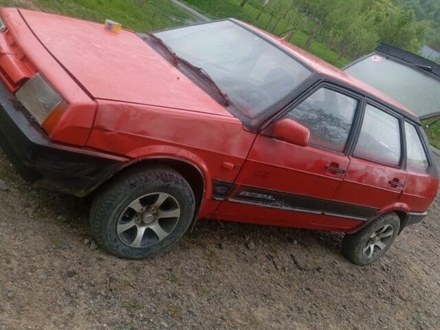 Красный ВАЗ 2109, объемом двигателя 1.6 л и пробегом 300 тыс. км за 400 $, фото 5 на Automoto.ua