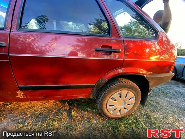 Красный ВАЗ 2109, объемом двигателя 1.5 л и пробегом 105 тыс. км за 1000 $, фото 4 на Automoto.ua