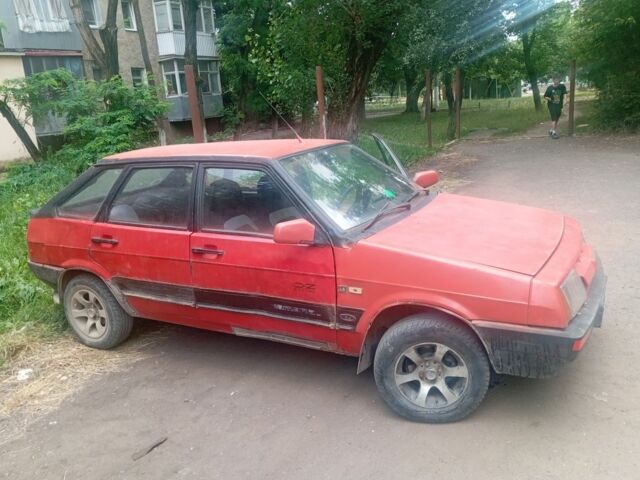 Красный ВАЗ 2109, объемом двигателя 1.6 л и пробегом 300 тыс. км за 400 $, фото 2 на Automoto.ua