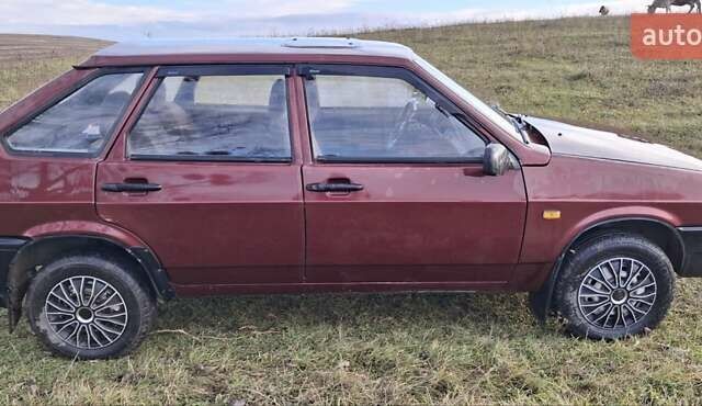 Красный ВАЗ 2109, объемом двигателя 1.5 л и пробегом 66 тыс. км за 1250 $, фото 2 на Automoto.ua