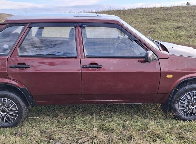 Красный ВАЗ 2109, объемом двигателя 0 л и пробегом 6 тыс. км за 1150 $, фото 1 на Automoto.ua