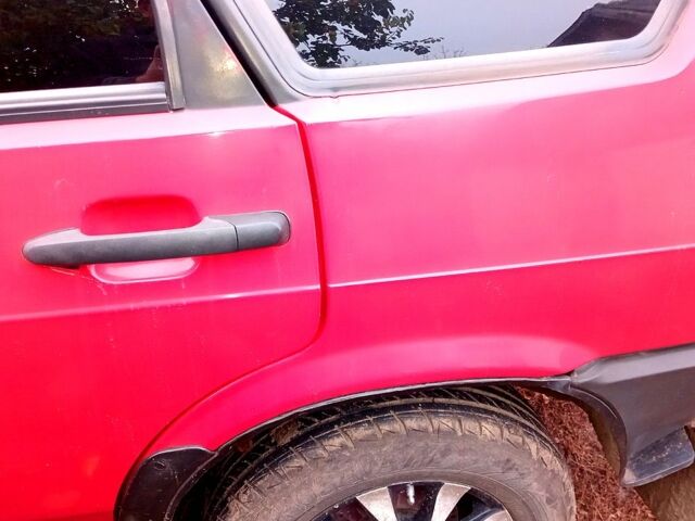 Красный ВАЗ 2109, объемом двигателя 1.5 л и пробегом 230 тыс. км за 2150 $, фото 1 на Automoto.ua