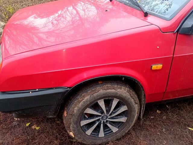 Красный ВАЗ 2109, объемом двигателя 1.5 л и пробегом 230 тыс. км за 2150 $, фото 2 на Automoto.ua