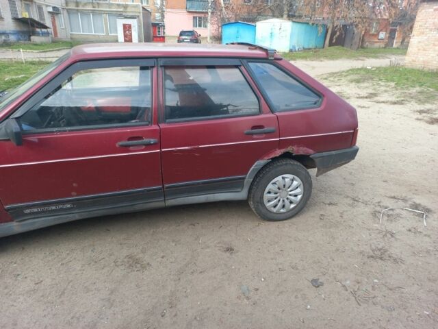Красный ВАЗ 2109, объемом двигателя 1.5 л и пробегом 300 тыс. км за 600 $, фото 1 на Automoto.ua