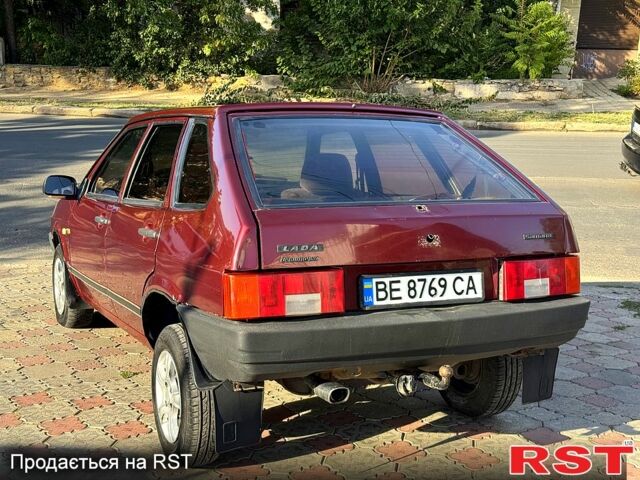 Красный ВАЗ 2109, объемом двигателя 1.5 л и пробегом 300 тыс. км за 1399 $, фото 2 на Automoto.ua