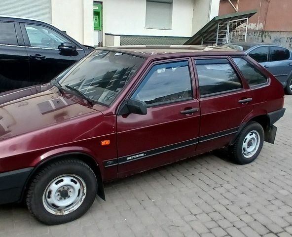 Красный ВАЗ 2109, объемом двигателя 1.5 л и пробегом 102 тыс. км за 2499 $, фото 3 на Automoto.ua