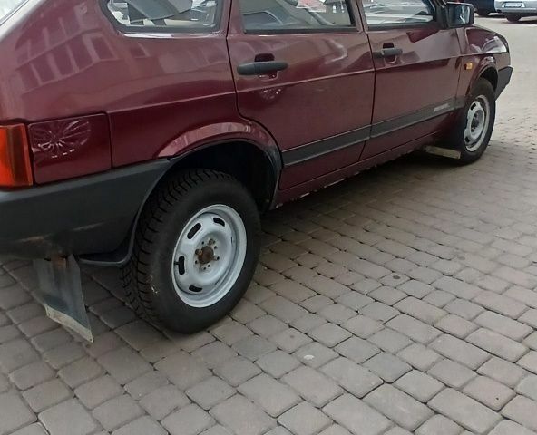 Красный ВАЗ 2109, объемом двигателя 1.5 л и пробегом 102 тыс. км за 2499 $, фото 7 на Automoto.ua